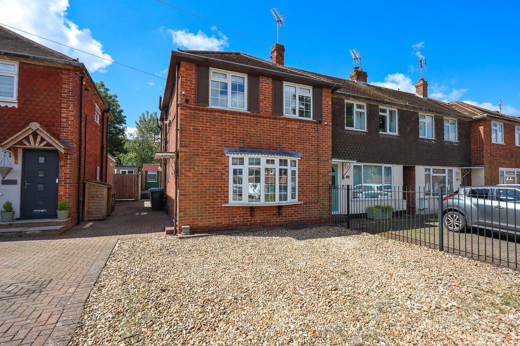 Cants Lane, Burgess Hill, RH15 3 bed end of terrace house for sale £