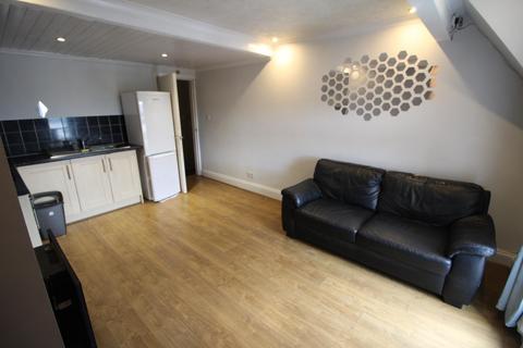 1 bedroom flat to rent, Walmersley Road, Bury, BL9