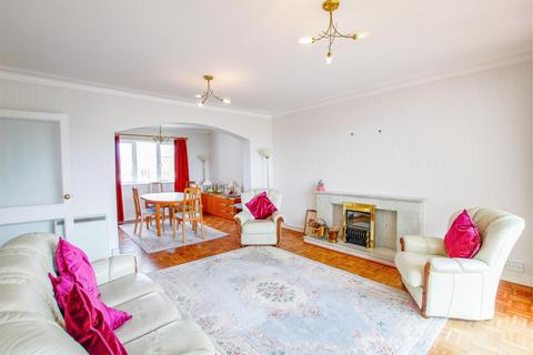 3 bedroom flat for sale, Castlebay Court, Largs KA30