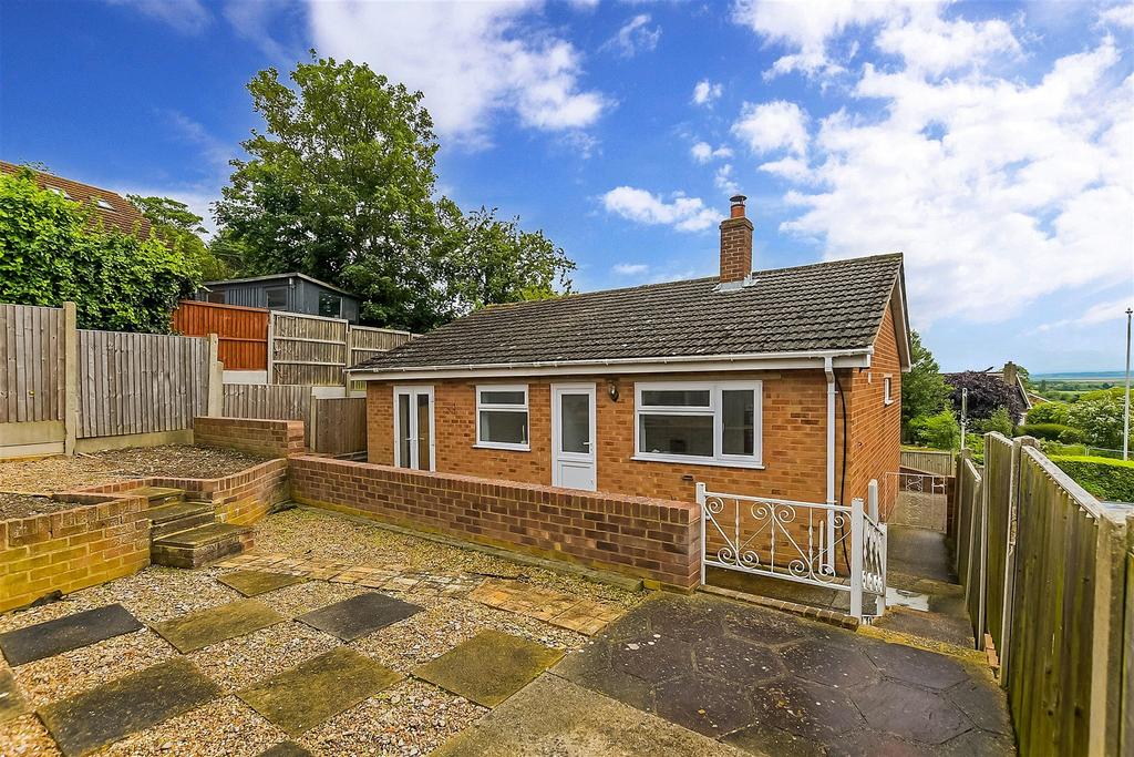 Minster Road, Minster On Sea... 2 bed detached bungalow for sale £300,000