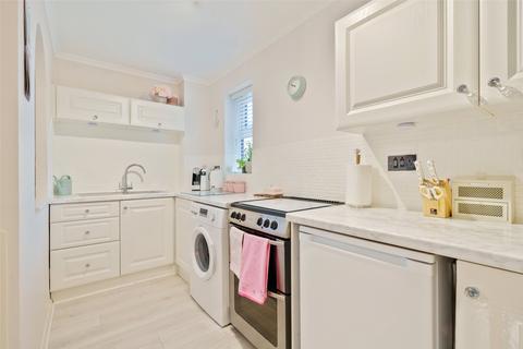 27 Axbridge, Bracknell, RG12 0XB