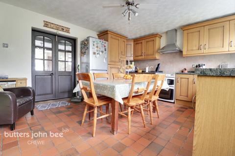 3 bedroom semi-detached house for sale, Evans Street, Crewe