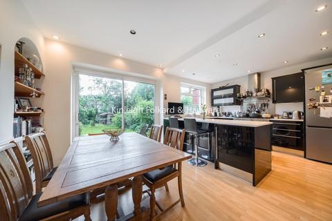 4 bedroom detached house for sale, Gilmore Road, Lewisham