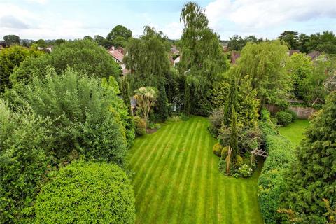 4 bedroom detached house for sale, Midway, Walton-On-Thames, KT12