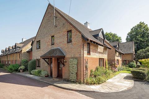 2 bedroom retirement property for sale, Garden Mews, Warsash, Southampton, Hampshire, SO31