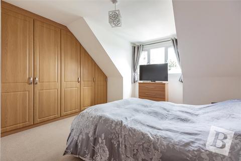 2 Field Maple Mews, Romford, RM5 2BF