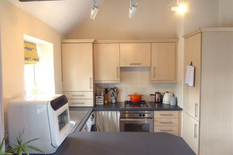 2 bedroom flat for sale, Partridge Court, Adderbury