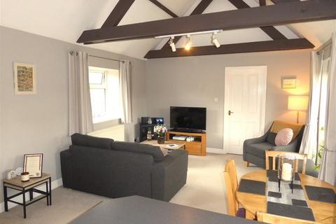 2 bedroom flat for sale, Partridge Court, Adderbury