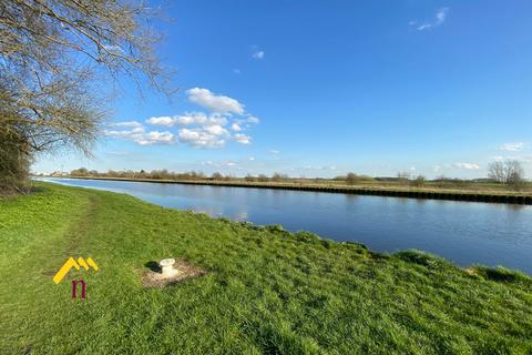 3 bedroom townhouse for sale, Spring Cottages, Sugar Mill Ponds, Goole DN14