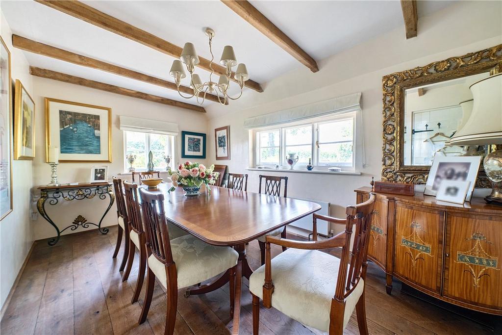 Dining Room/Bed 3