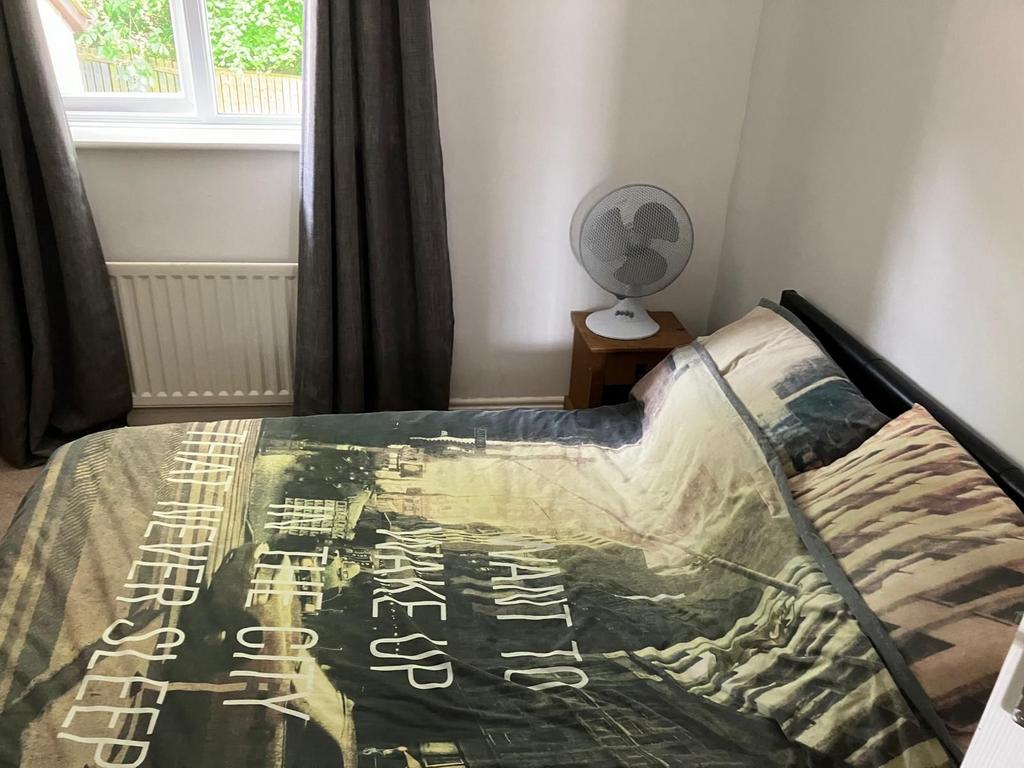 Second bedroom