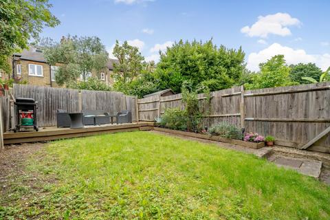 7b Collingtree Road, London, SE26 4QG