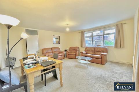 3 bedroom flat to rent, Marlborough Grange, Leeds LS1