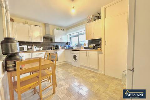 3 bedroom flat to rent, Marlborough Grange, Leeds LS1