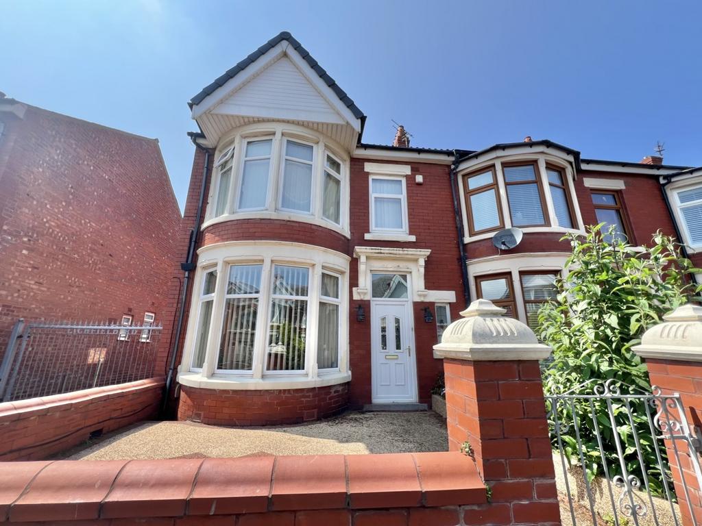 Lichfield Road, Blackpool FY1 4 bed end of terrace house for sale £