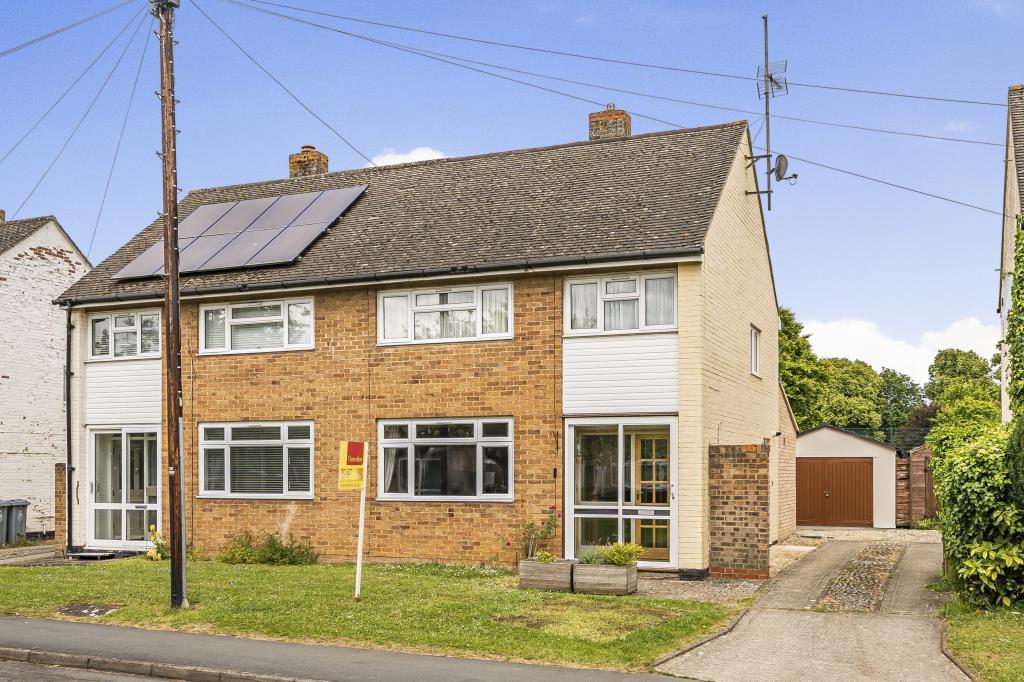 Mirfield Road, Witney, OX28 3 bed semidetached house to rent £1,550
