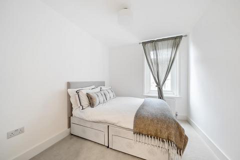 3 bedroom apartment to rent, Finchley Road,  Hampstead,  NW11