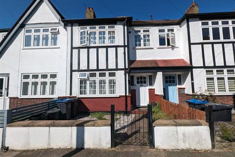 3 bedroom terraced house to rent, Chase Side Avenue, London
