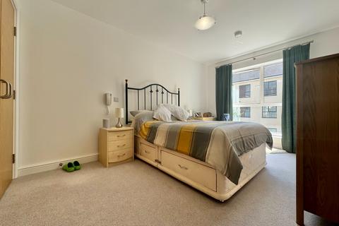 2 bedroom retirement property for sale, Meadow Court, sarisbury Green