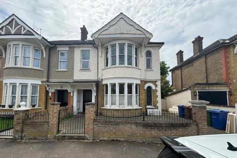 2 bedroom flat for sale, 24A High View Avenue, Grays, Essex, RM17 6RU