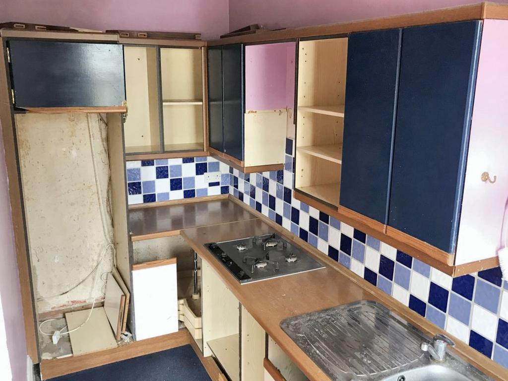 24A High View Avenue, Grays, Essex... 2 bed flat £70,000