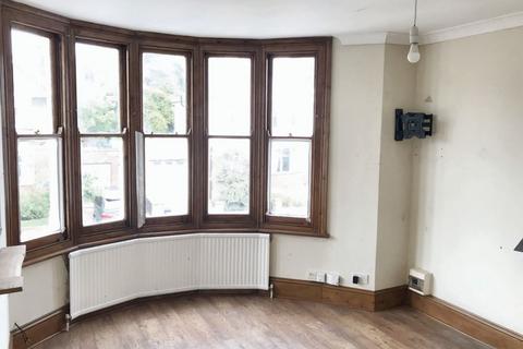 2 bedroom flat for sale, 24A High View Avenue, Grays, Essex, RM17 6RU