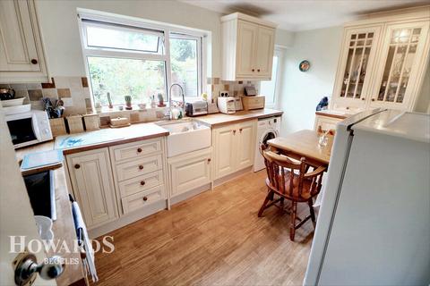 2 bedroom detached bungalow for sale, The Street, Beccles