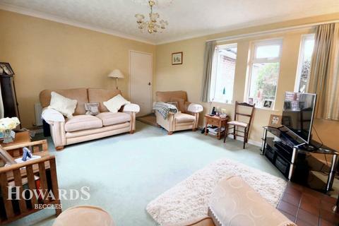 2 bedroom detached bungalow for sale, The Street, Gillingham