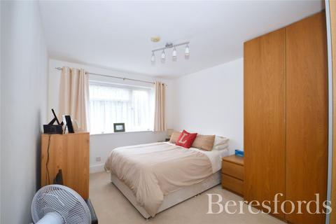 2 bedroom apartment for sale, Royle Close, Romford, RM2