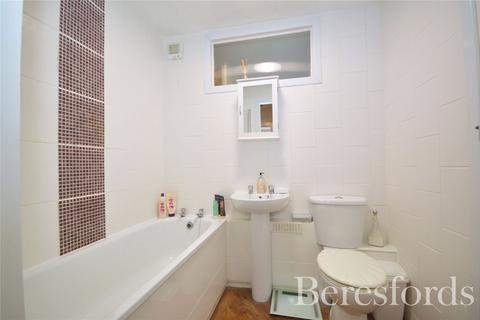11 Royle Close, Romford, RM2 5PS