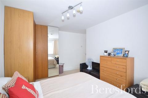 11 Royle Close, Romford, RM2 5PS