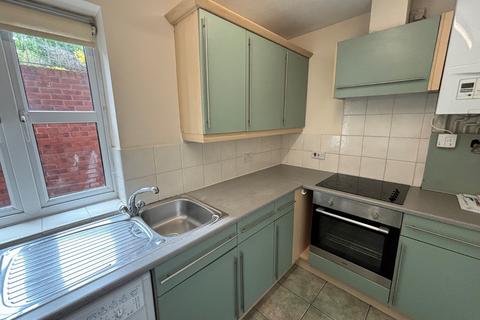 2 bedroom flat to rent, Falkland Mount, Leeds, West Yorkshire, UK, LS17