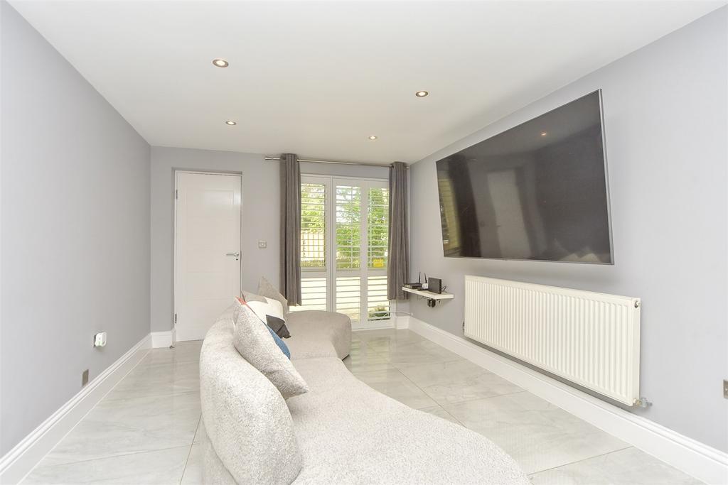 Kitchen/ Living Area