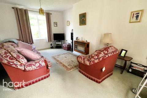 3 bedroom terraced house for sale, Cricklade Road, SWINDON