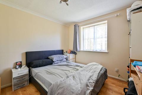 2 bedroom flat to rent, Fern Walk, Bermondsey, London, SE16