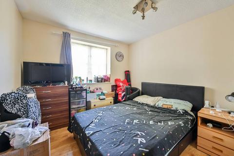2 bedroom flat to rent, Fern Walk, Bermondsey, London, SE16