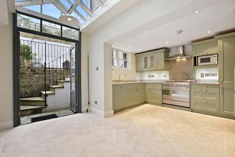 4 bedroom terraced house to rent, Flask Walk, Hampstead NW3