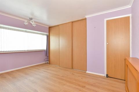 46 Avery Way, Allhallows, Rochester, ME3 9PZ