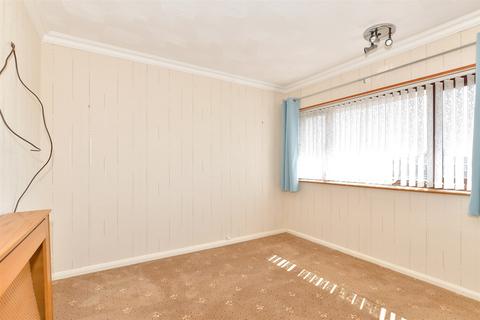46 Avery Way, Allhallows, Rochester, ME3 9PZ