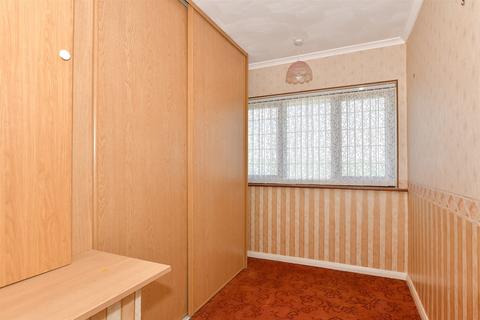 46 Avery Way, Allhallows, Rochester, ME3 9PZ
