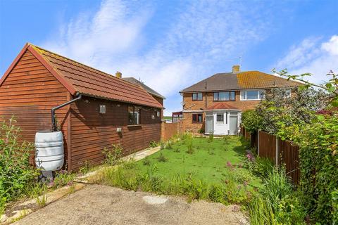 46 Avery Way, Allhallows, Rochester, ME3 9PZ