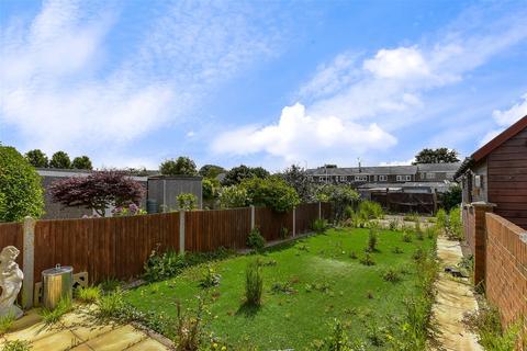 46 Avery Way, Allhallows, Rochester, ME3 9PZ