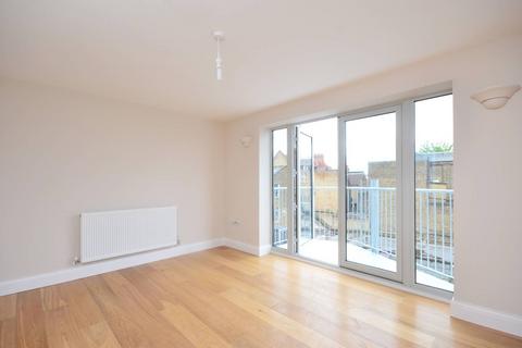 2 bedroom flat to rent, Choumert Road, Peckham, London, SE15