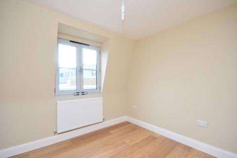 2 bedroom flat to rent, Choumert Road, Peckham, London, SE15