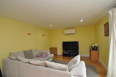 2 bedroom flat for sale, Coopers Yard, Hitchin