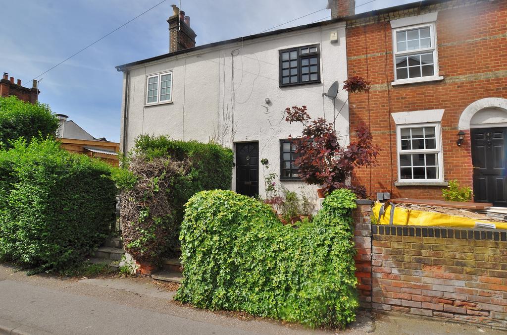 Ickleford Road, Hitchin 2 bed terraced house for sale £375,000