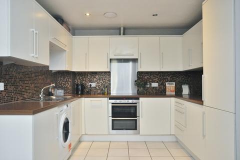 2 bedroom flat for sale, Peppermint Road, Hitchin