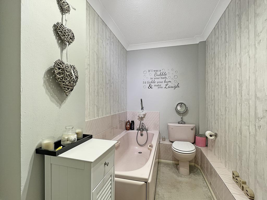En Suite Bathroom