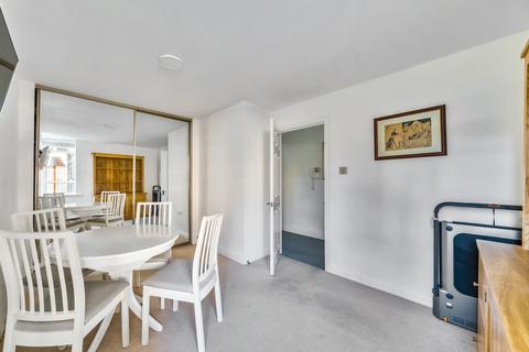 3 bedroom flat for sale, Peninsula Square, Winchester, Hampshire, SO23