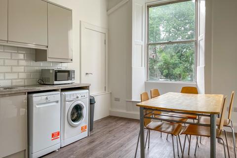 3 bedroom flat to rent, 1271L – Melville Terrace, Edinburgh, EH9 1LY